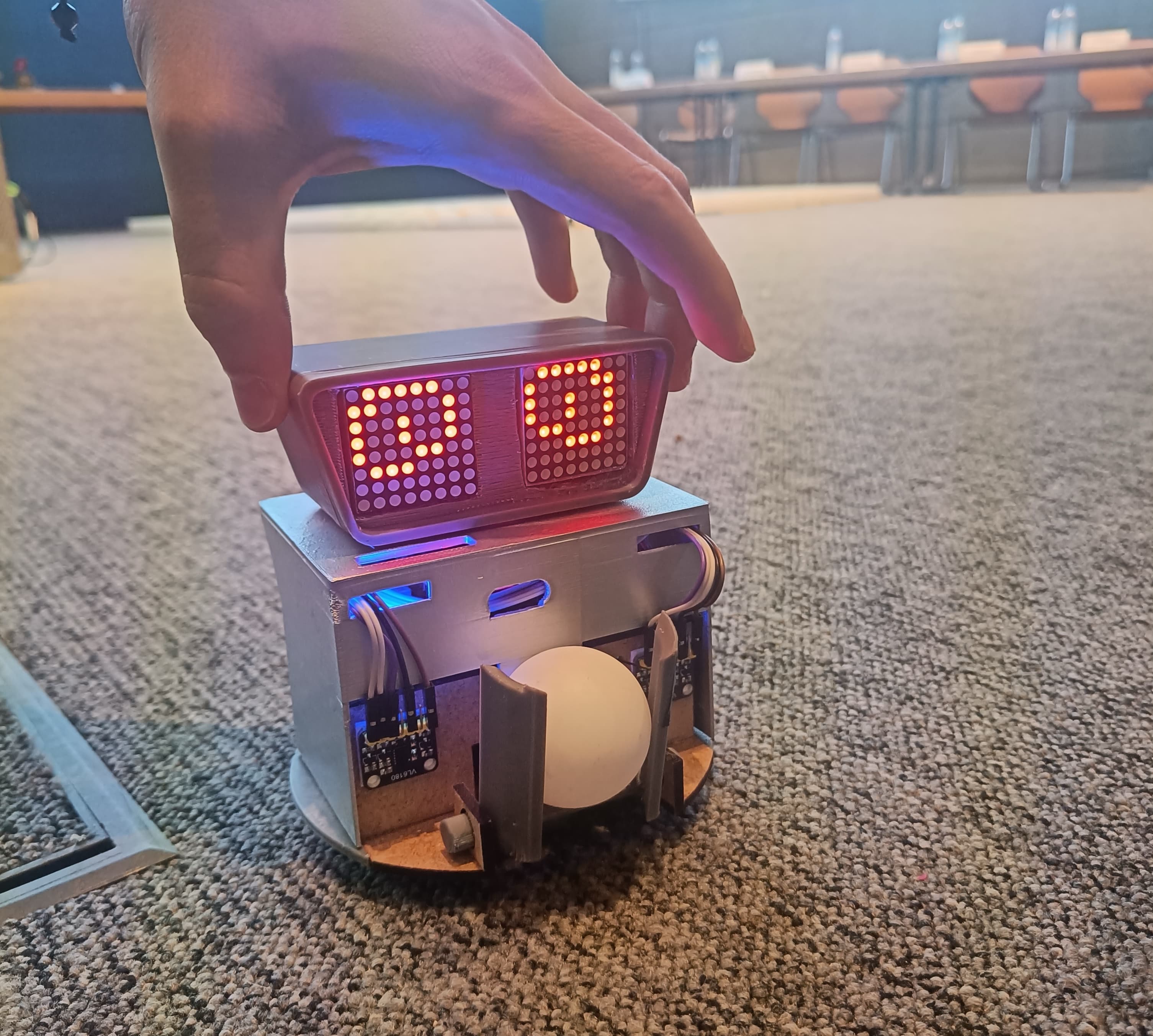 Micromouse robot: Ball-E